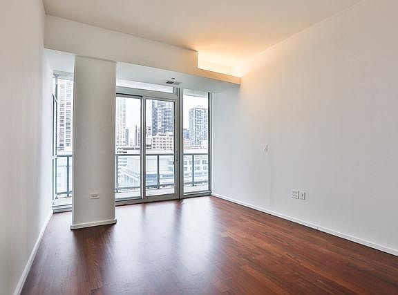 4th image of 550 N Saint Clair St APT 1208