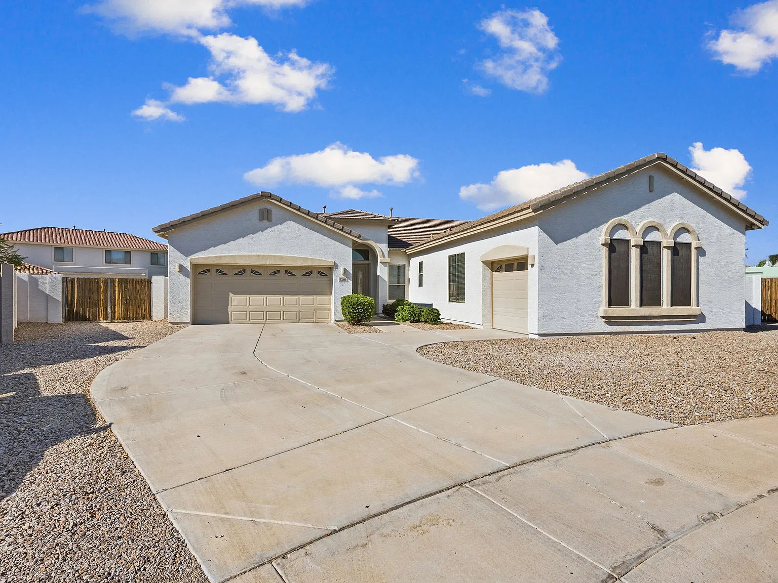 5 bed, 2661 sqft, $2,995 — Photo 2