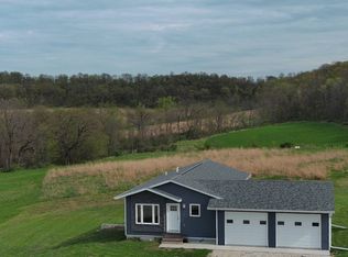 535 Hanover Hill Ln, Waukon, IA 52172
