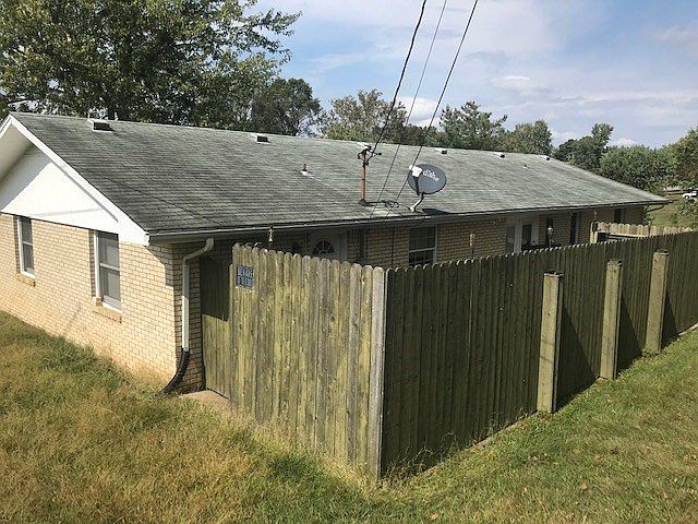 2nd image of 326 N 6th St