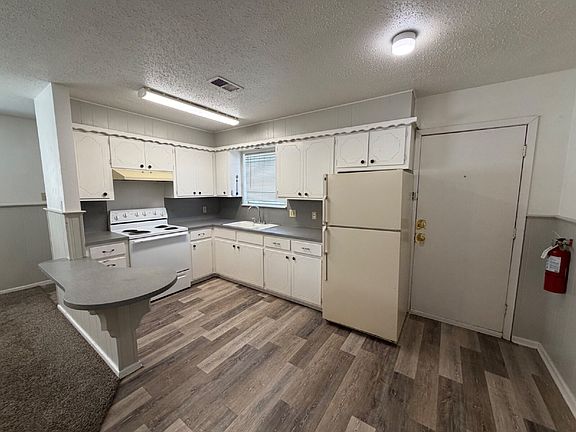 5th image of 2116 40th St APT B