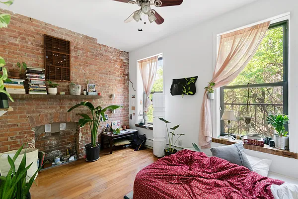 Rented by Douglas Elliman | media 16