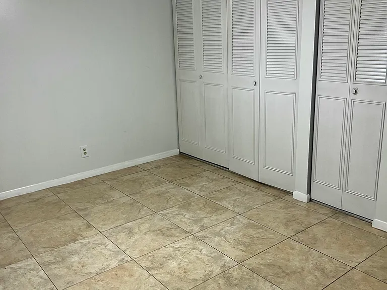 5672 Biscayne Dr — Photo 8