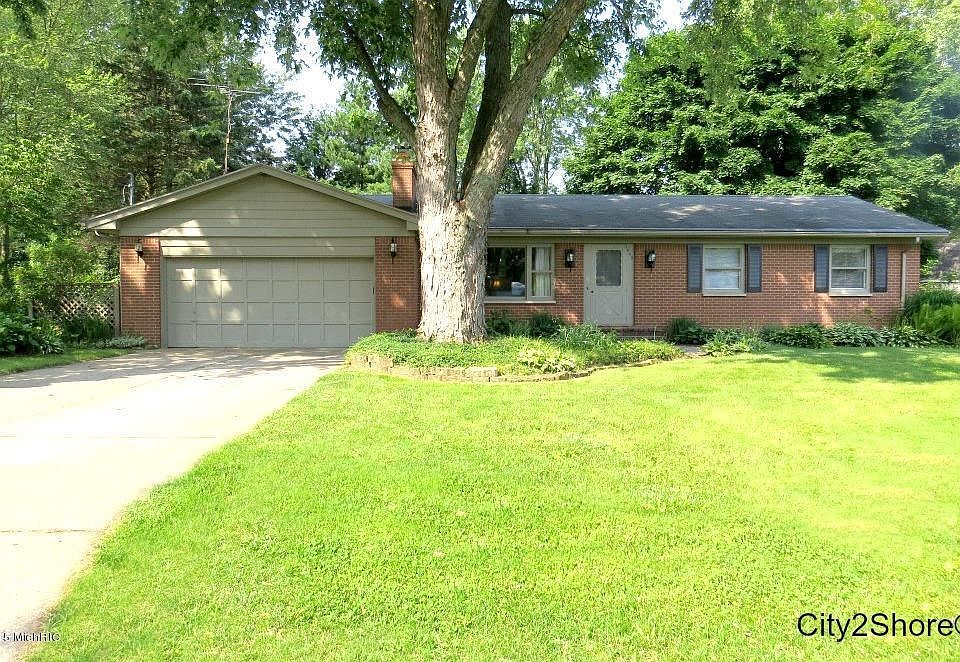 1st image of 849 Paradise Lake Dr SE