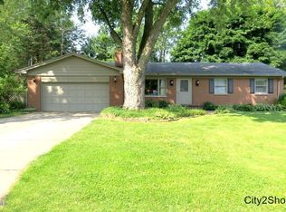 849 Paradise Lake Dr SE, Grand Rapids, MI 49546