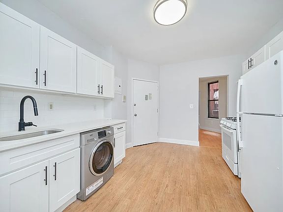 3rd image of 595 10th Ave APT 2S