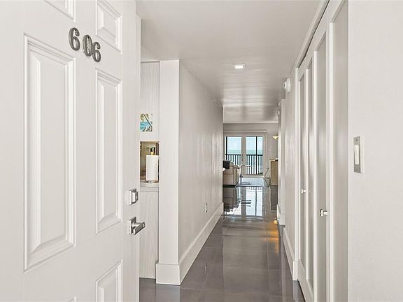 4th image of 420 Beach Rd APT 606