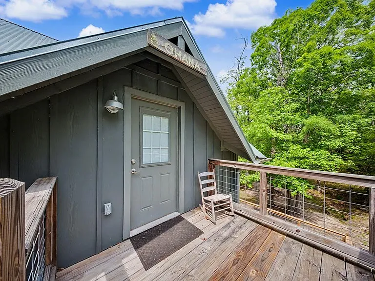 160 Delcrest Dr — Photo 51