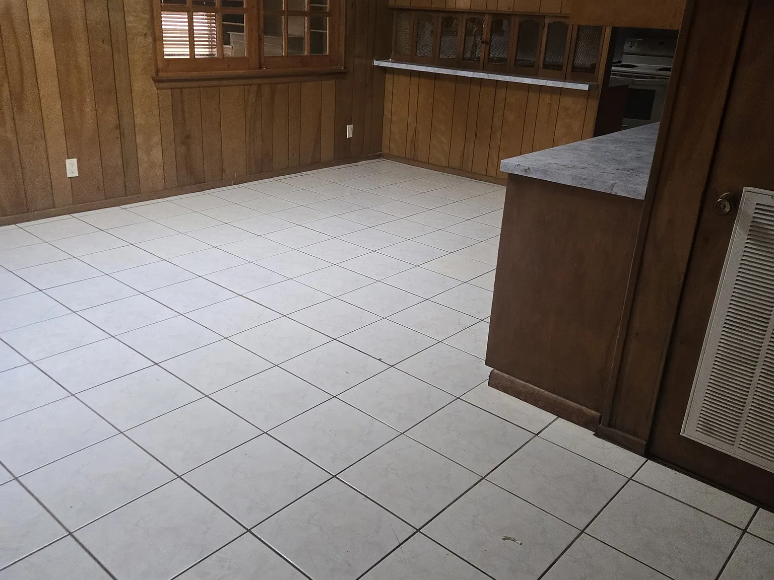 4 bed, 1710 sqft, $1,950 — Photo 4