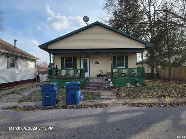 409 E 9th St, Johnston City, IL 62951