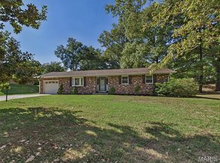 4916 Pierce Ln, Godfrey, IL 62035
