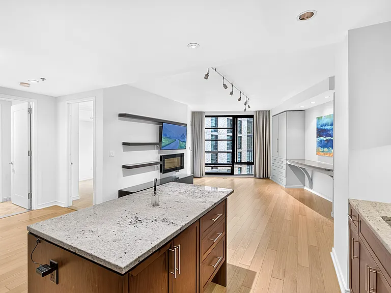 580 Washington St #5E — Photo 11