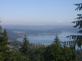 17420 SE Cougar Mountain Dr, Issaquah, WA 98027