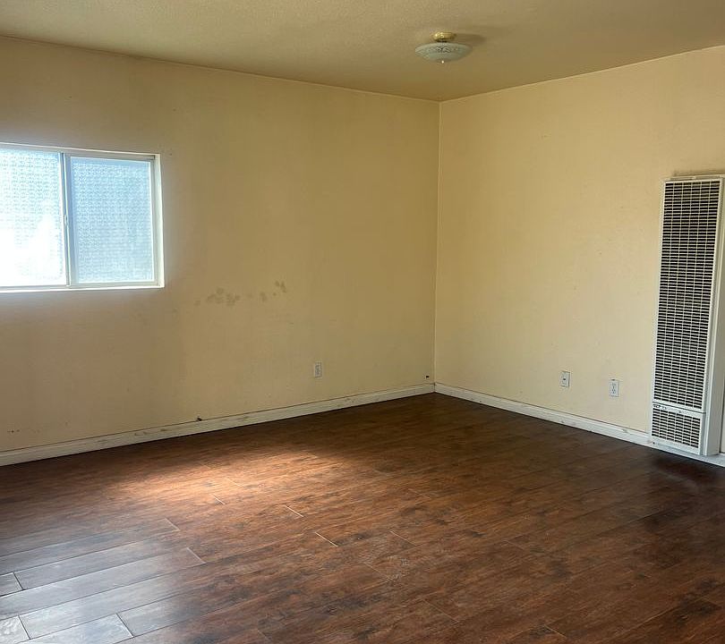 2nd image of 1159 1/2 S C St