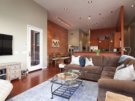 2nd image of 920 E Mitchell Dr Unit 106