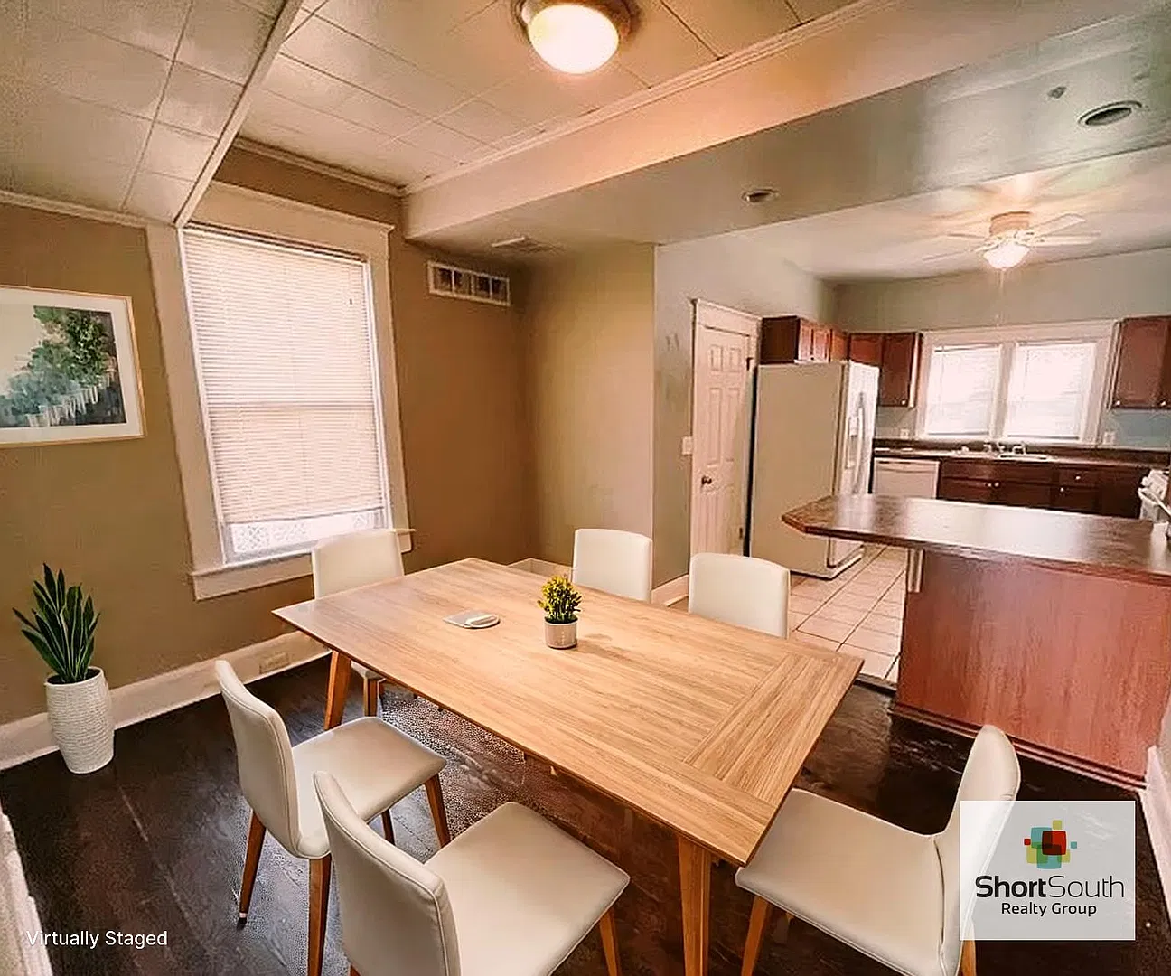 6 bed 2 bath Single Family Home — Photo 2