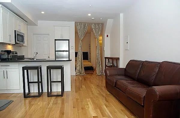 1st image of 230 Commonwealth Ave APT 2