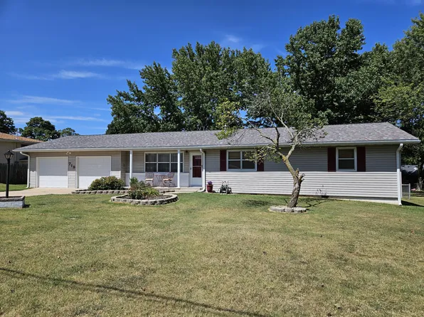 719 E Walnut Street, Aurora, MO 65605