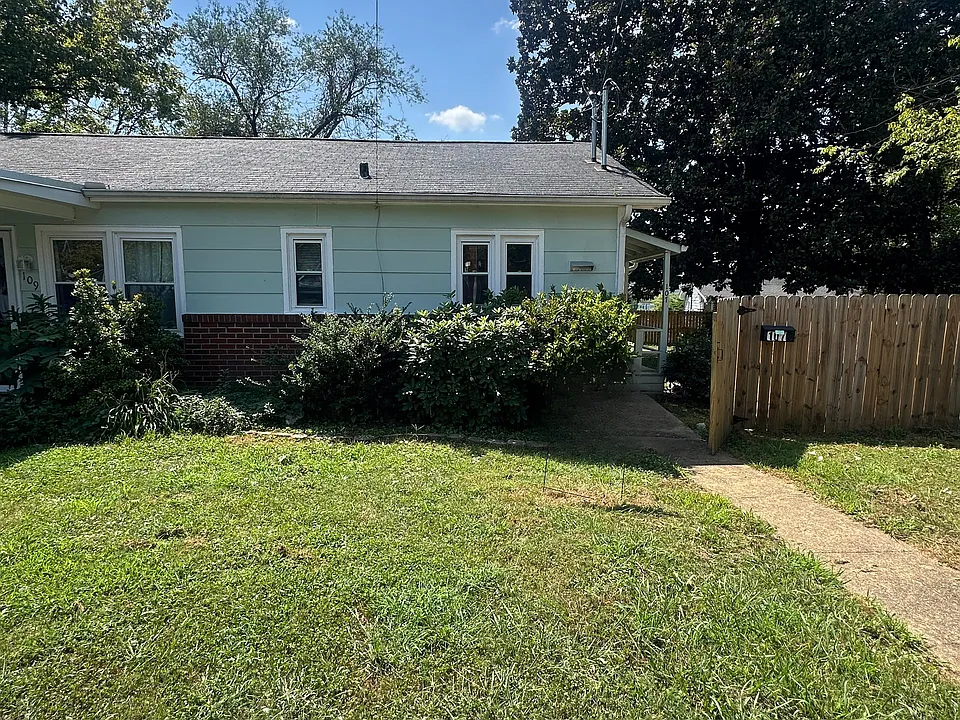 107 Hickory Pl #107