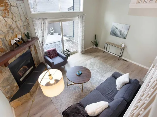 23 S Glamis Dr SW #73, Calgary, AB T3E 6S3