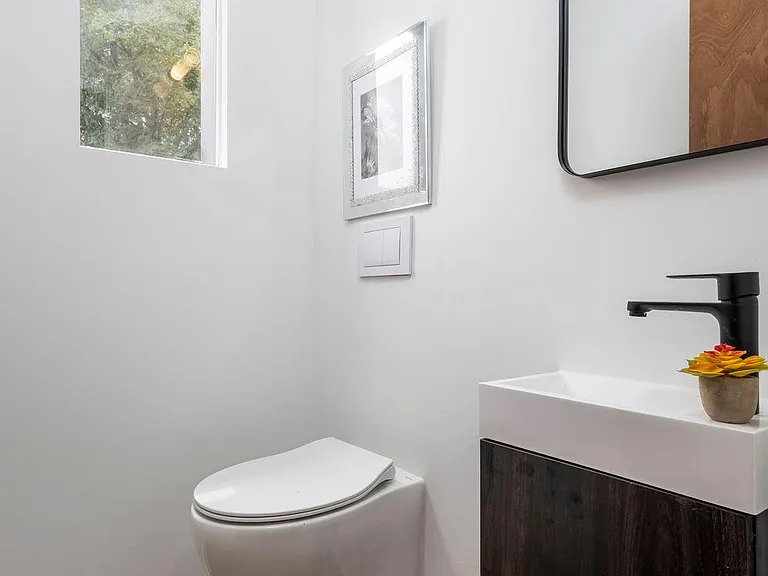 2744 Lawrence St — Photo 18