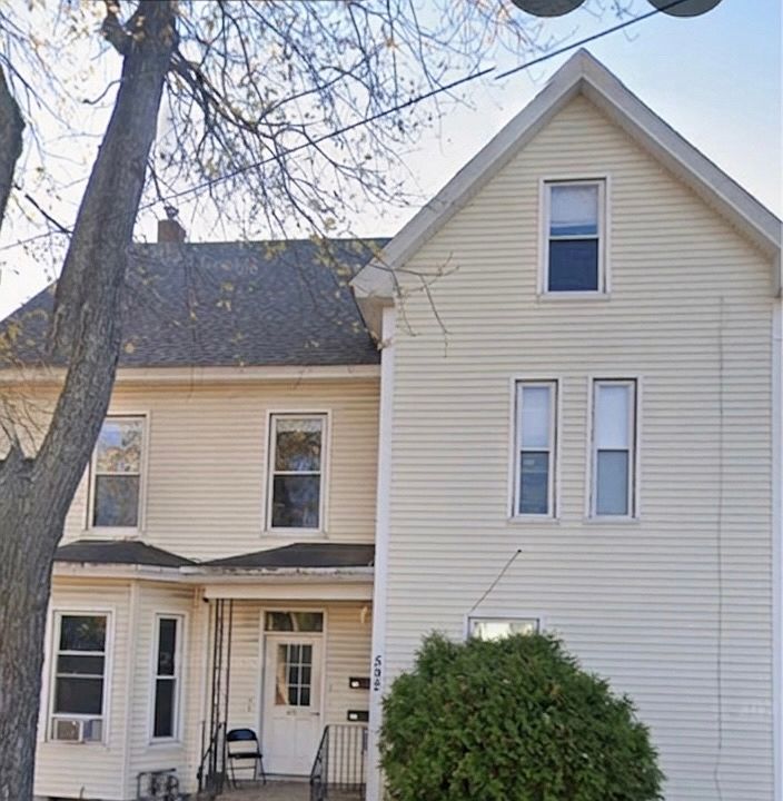 1st image of 592 Belmont St #1