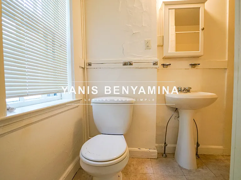 38 Gibson St #3 — Photo 11
