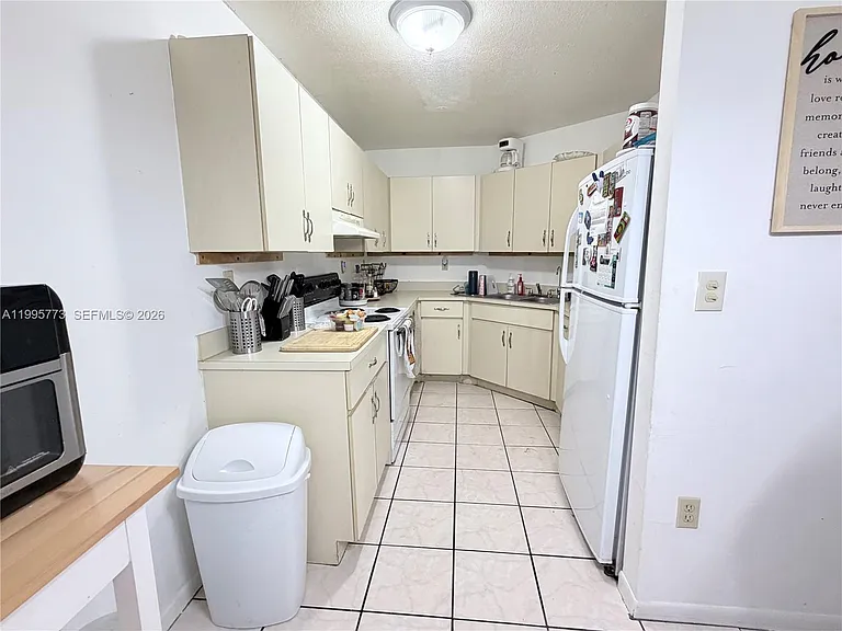 954 NW 14th St — Photo 13