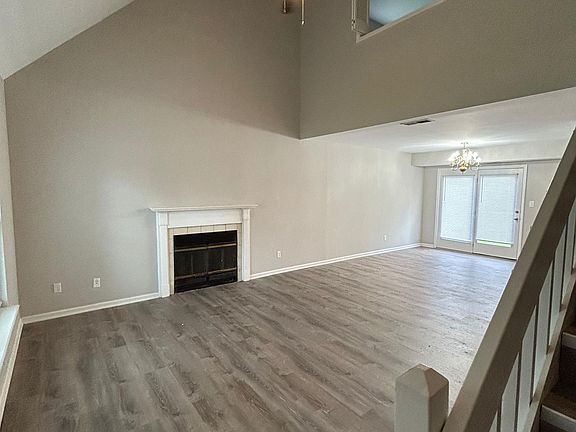 2nd image of 1909 Greenleaves Ct