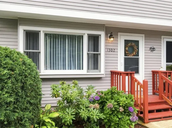 154 Bear Hill Rd APT 1302, Cumberland, RI 02864