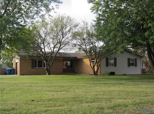 5970 Arrowhead Dr, Waterville, OH 43566