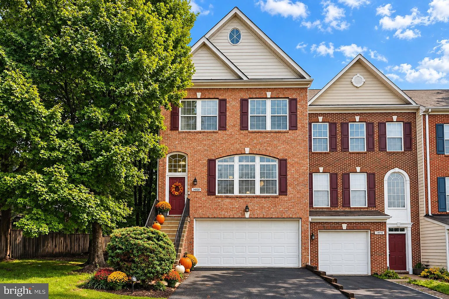 3 bed, 3.5 bath, 2424 sqft, $3,300 — Photo 4