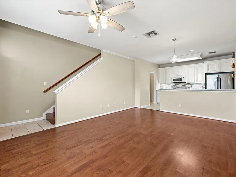 1708 Dennis St — Photo 5
