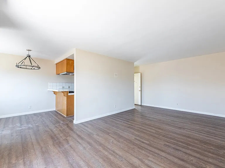 8740 Owensmouth Ave #15 — Photo 15