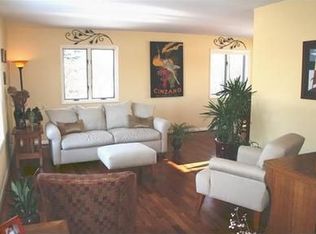 916 Country Rd, Ann Arbor, MI 48103