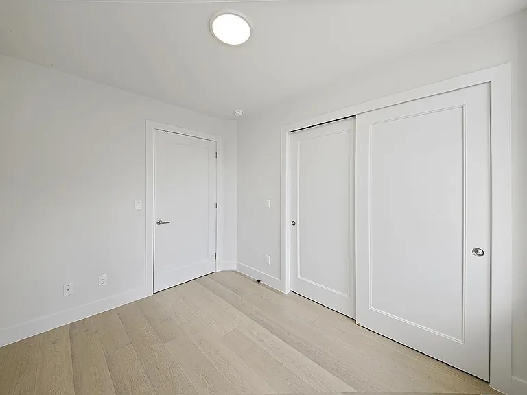 304 10th St #6 — Photo 15