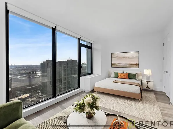 224 East 135th Street image 1 of 17