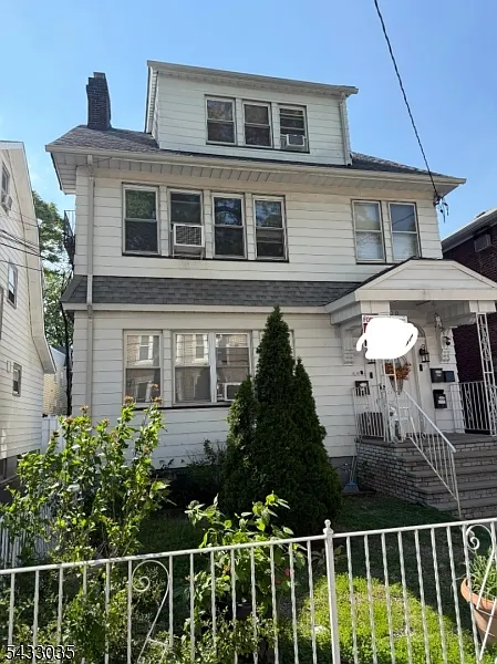 400 N 11th St