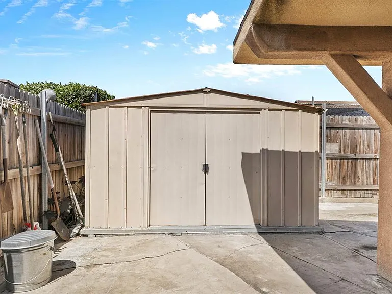 820 Blackwood Dr — Photo 32