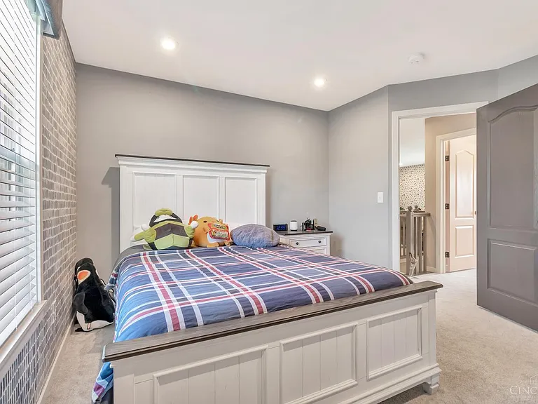 5817 Montrose Ct — Photo 33