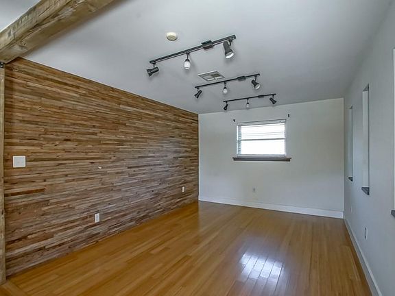 5th image of 2676 Saturn St