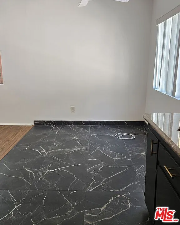 2 bed, 2.0 bath, 1100 sqft, $2,200 — Photo 3