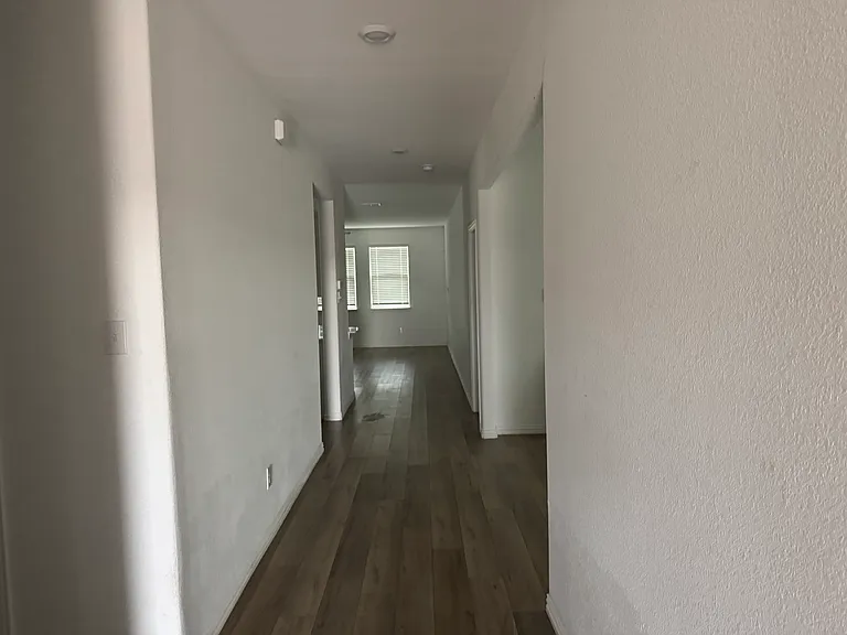 3625 Kaufman Ct — Photo 5