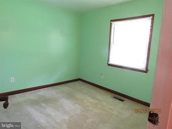 4th image of 706 S Hoga St