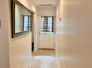 17 Hillside Ct, Clinton, NJ 08809