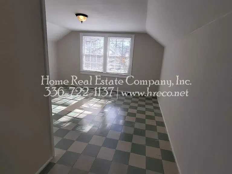 1354 Westbrook Plaza Dr — Photo 14