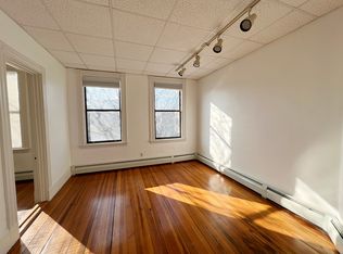 223 Paris St APT 3, Boston, MA 02128