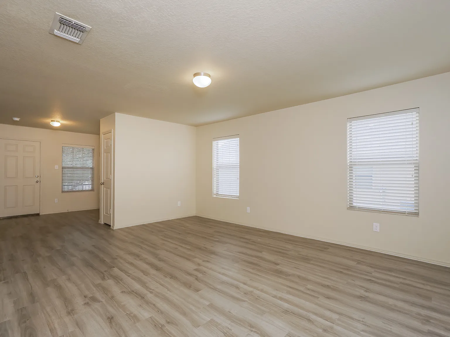 Enclave at Northeast Crossing — Photo 3