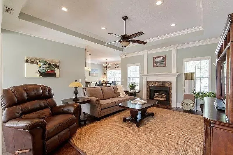 612 Barnside Ln — Photo 3