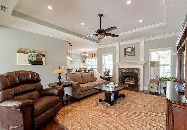 612 Barnside Ln — Photo 3